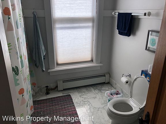 4th image of 1247 N Cass St