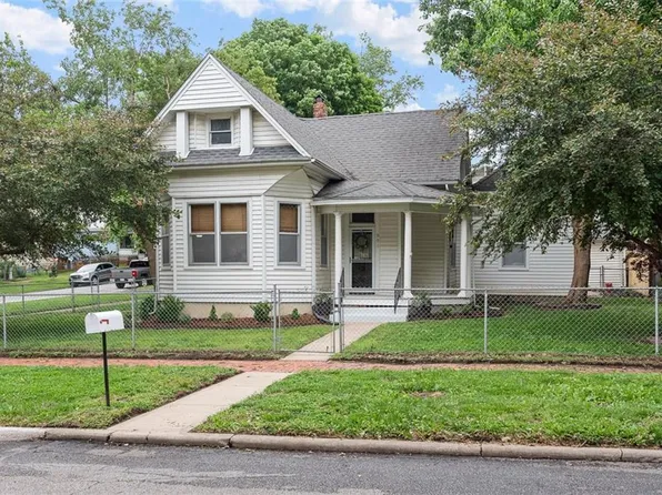 901 S 3rd St, Leavenworth, KS 66048