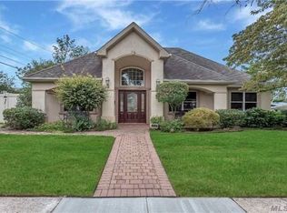 1321 Higbie St, Valley Stream, NY 11580