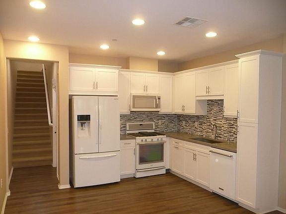 3rd image of 535 S Casita St