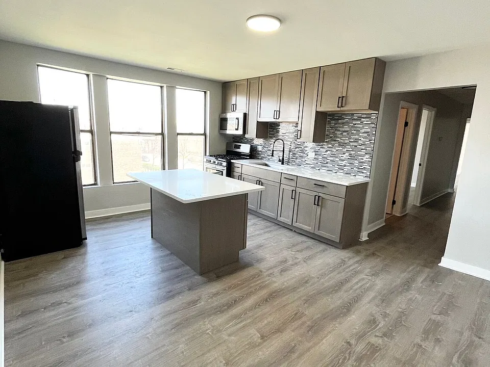 4034 S Prairie Ave #3N