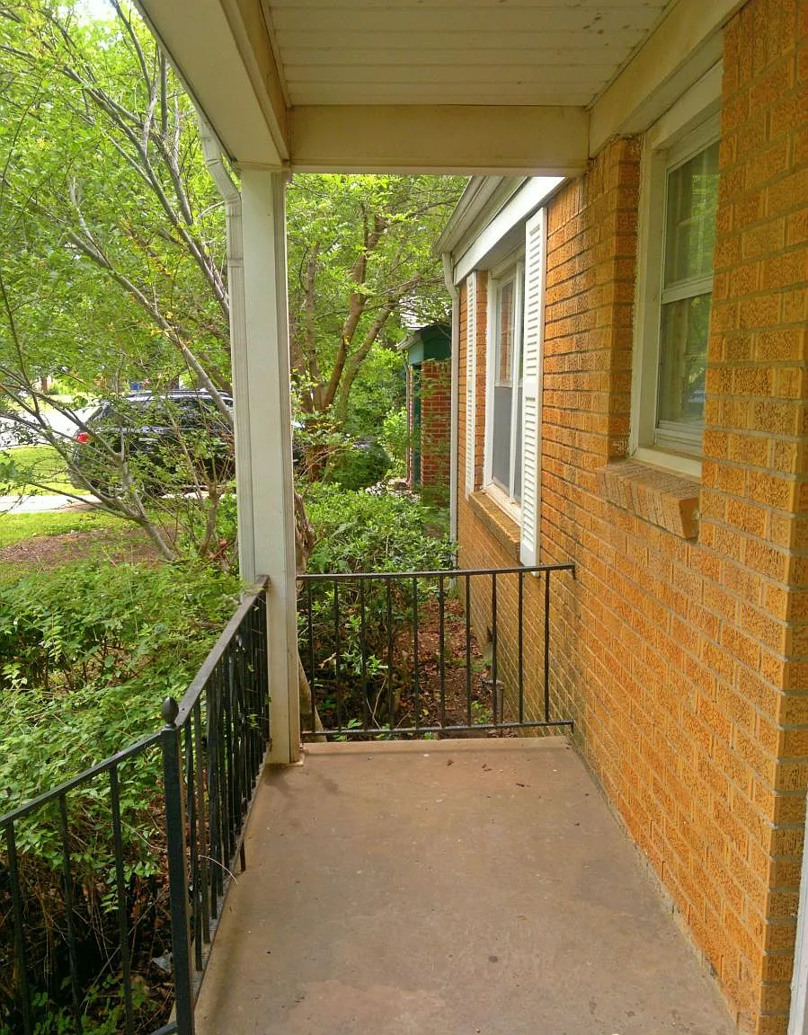 4 bed, 1812 sqft, $2,400 — Photo 2