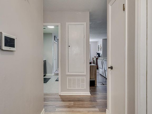 4th image of 3807 Southwood Drive
