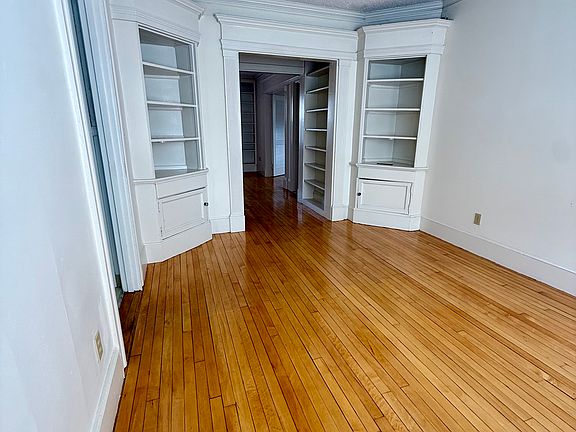 4th image of 101 Medway St APT 2