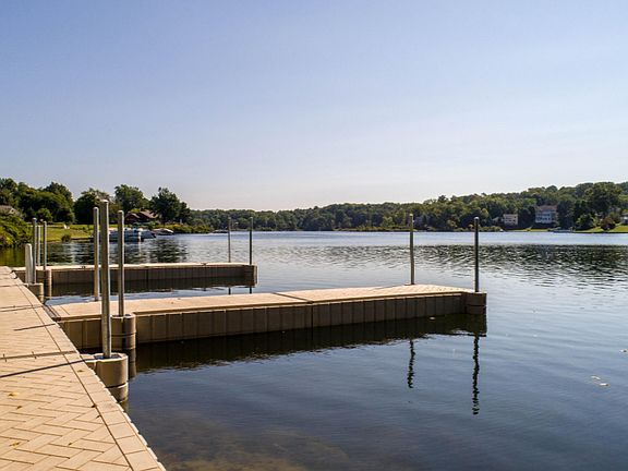3rd image of 408 Midlakes Blvd #4