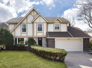 3835 Eastwind Ct, Northbrook, IL 60062