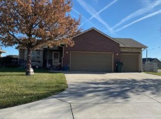 300 N Huntington Rd, Andale, KS 67001