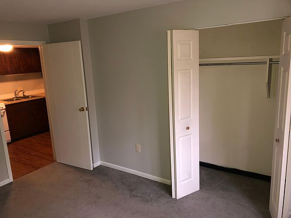 5th image of 529 E Main St APT 12C