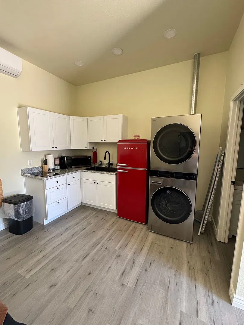 3000 E Leroy Ave — Photo 4