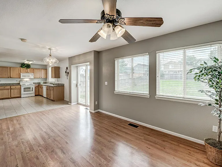 9741 Saybrook St — Photo 14