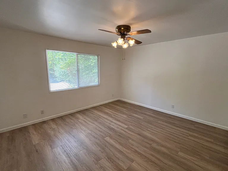 6619 Neddy Ave — Photo 9