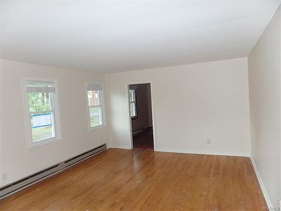 3rd image of 506 Republic Dr