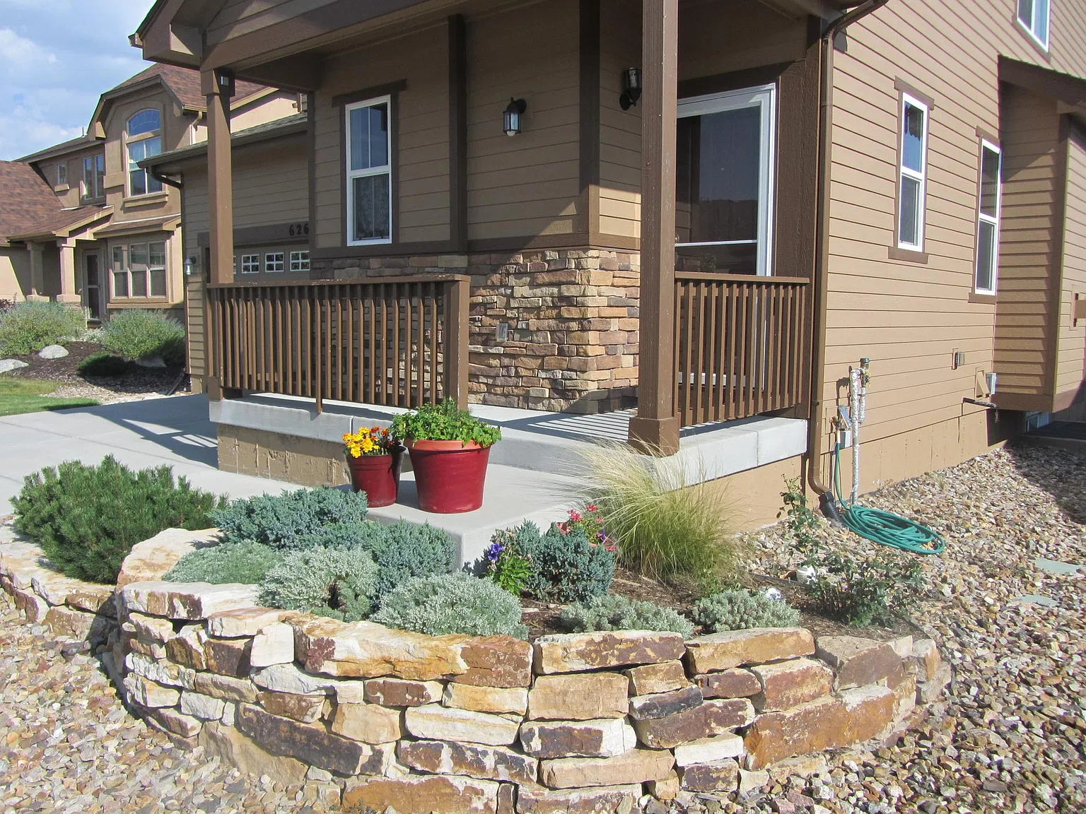 4 bed, 3.5 bath, 2318 sqft, $2,700 — Photo 2