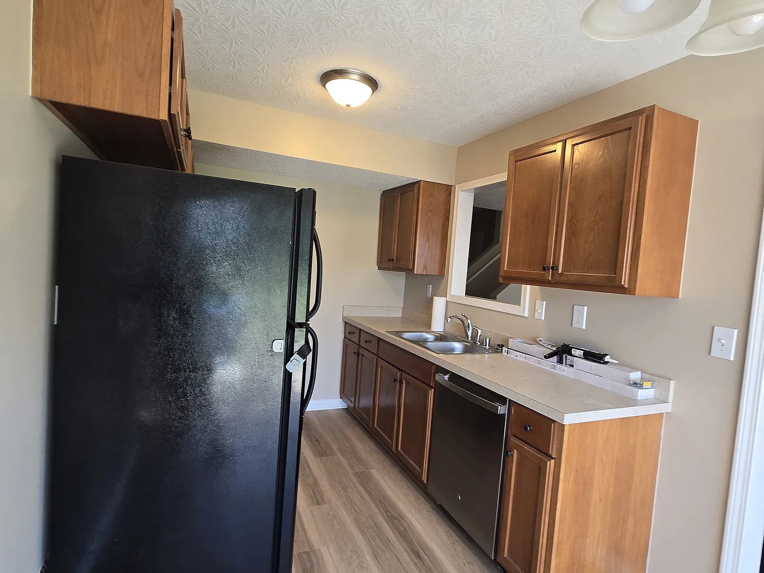 3 bed, 1150 sqft, $1,300 — Photo 2