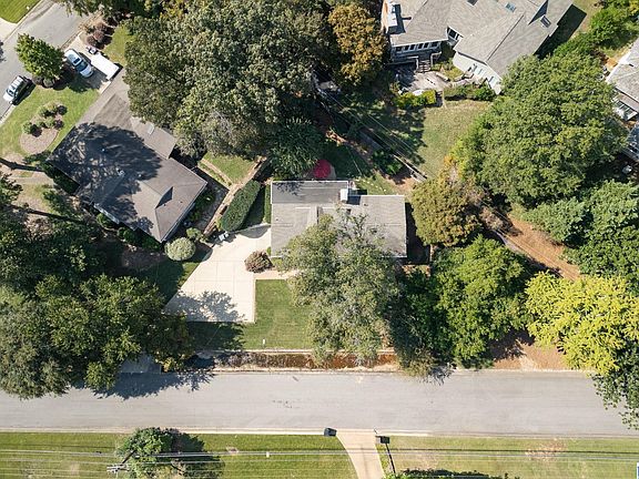 3rd image of 428 Trousdale St