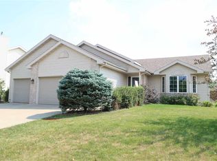 323 Yorktown Rd, Deforest, WI 53532