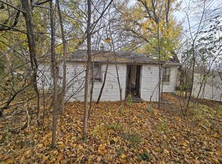 N1482 Clover Rd, Lake Geneva, WI 53128