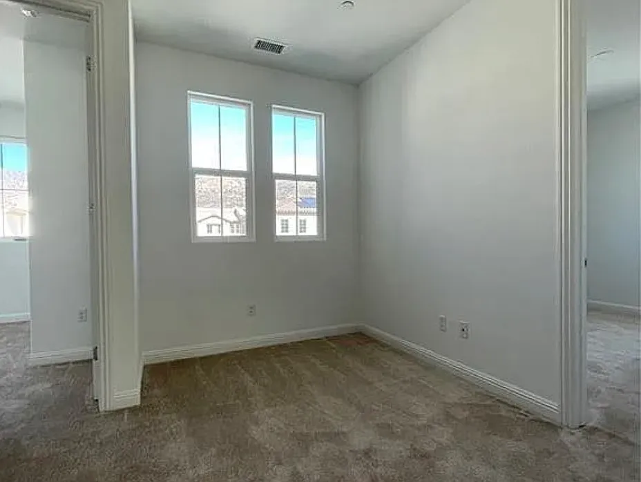 4 bed, 2399 sqft, $6,000 — Photo 3