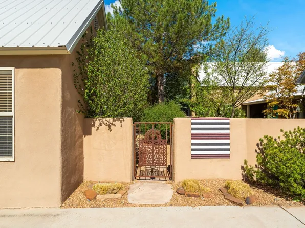 909 Nicole Pl, Santa Fe, NM 87505