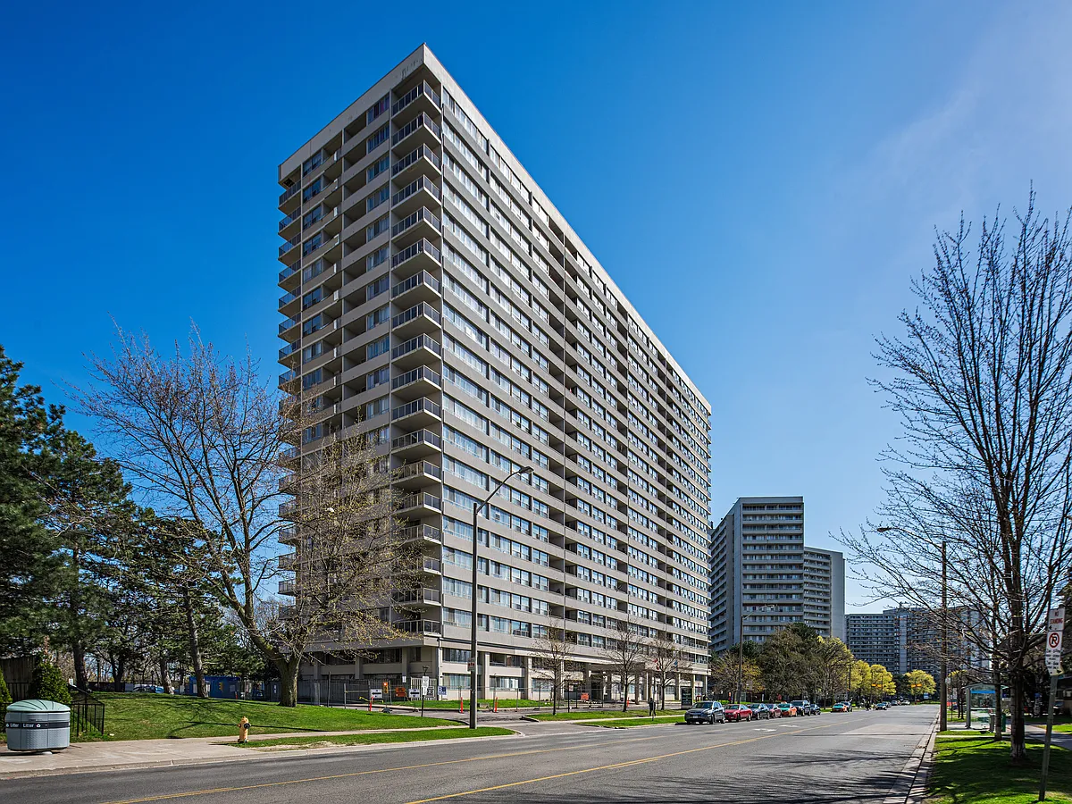 Building Photo - 53 Thorncliffe Park Dr