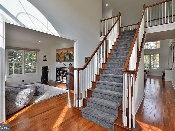 5th image of 1525 Bardsey Dr