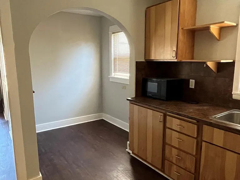 1826 Oregon Ave — Photo 12