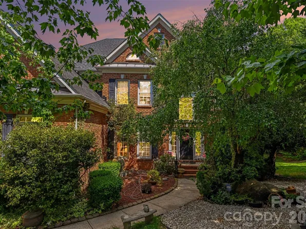 952 Hickory Stick Dr, Fort Mill, SC 29715