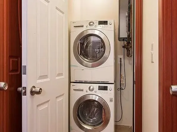 3052 Brighton 01st Street image 4 of 20