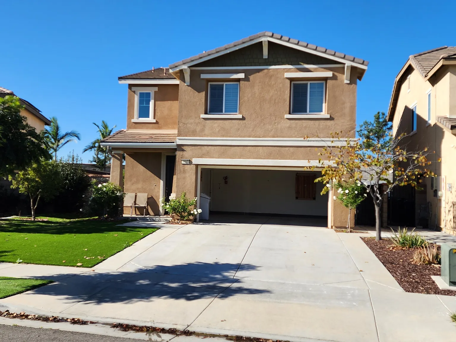 3 bed, 2.5 bath, 1819 sqft, $3,500 — Photo 2