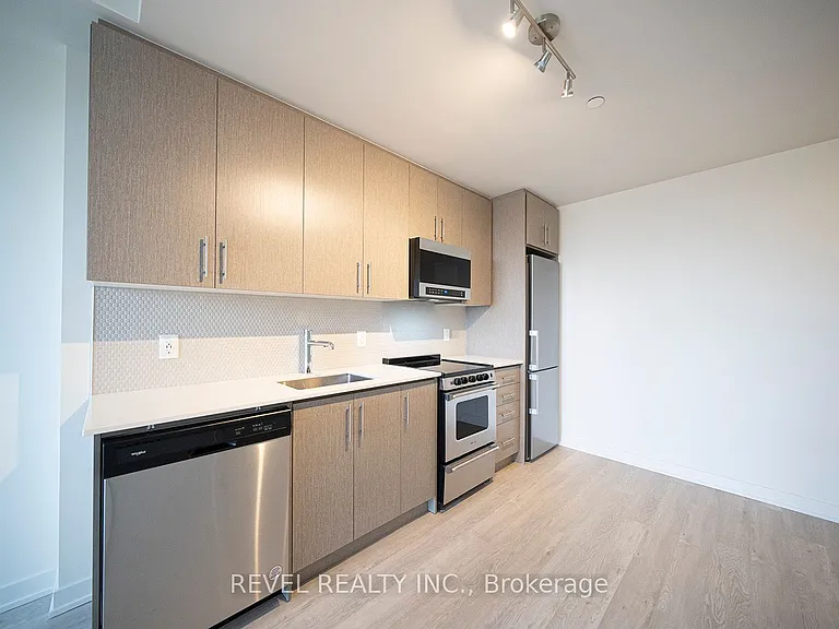 212 King William St #823 — Photo 5