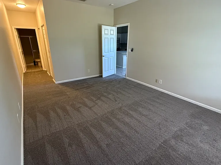 130 Sparrow Dr — Photo 8
