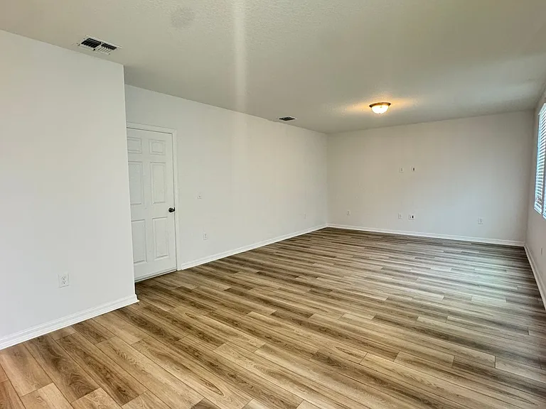 2401 White Tail St — Photo 19
