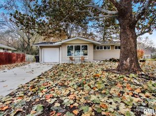 1942 W White Oak Dr, Peoria, IL 61614