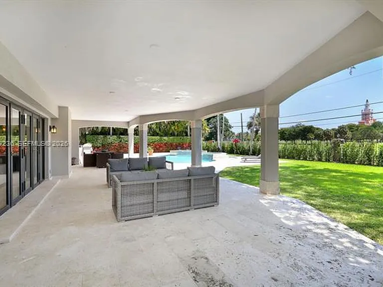 3425 Alhambra Cir — Photo 51