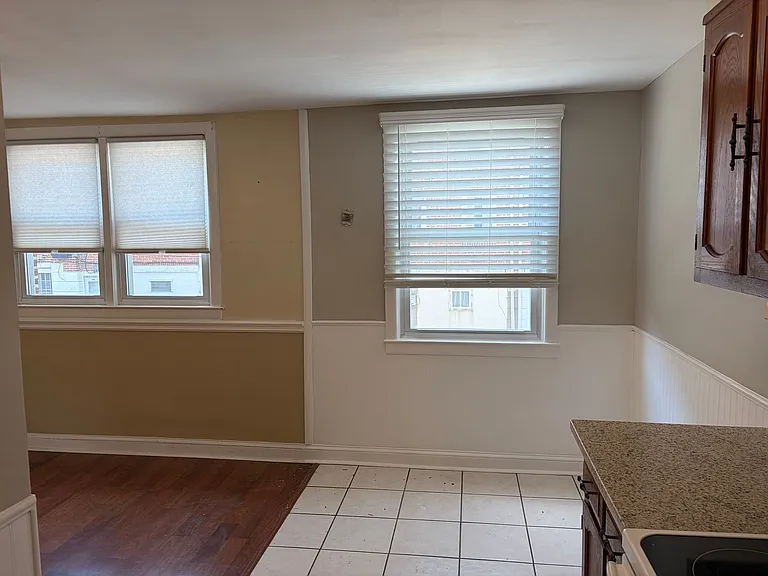139 W Madison Ave — Photo 9
