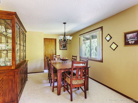 3rd image of 273 SE 30th Ave