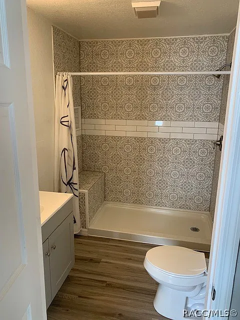 2 bed, 1.0 bath, 884 sqft, $1,375 — Photo 3