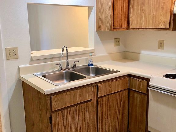 4th image of 819 E Lemon St APT 15