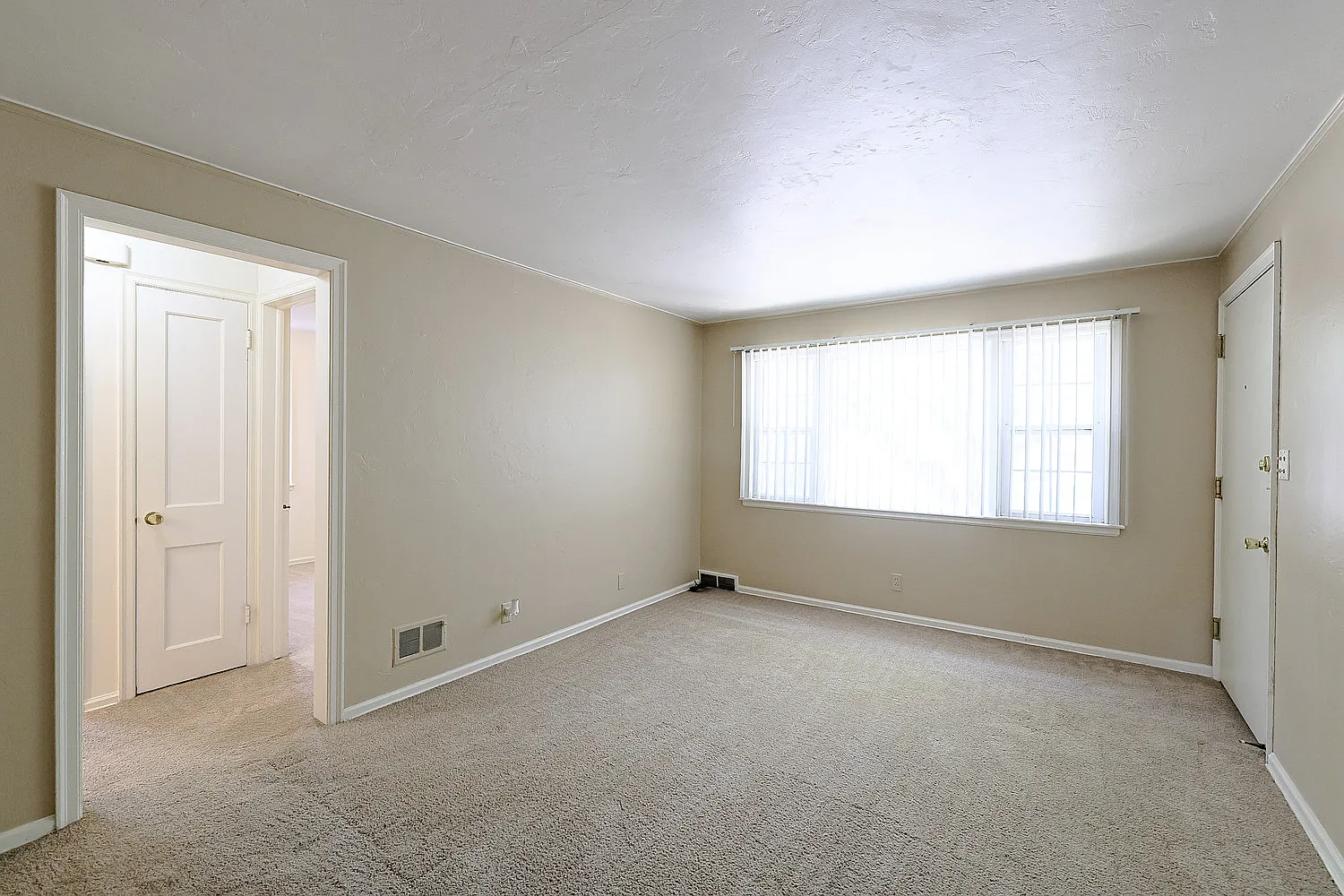 2 bed, 639 sqft, $769 — Photo 1