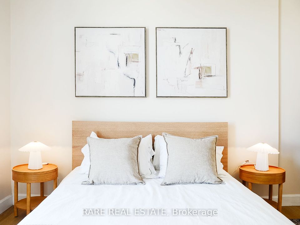 10th image of 135 Marlee Ave #1004