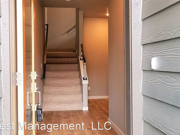 3rd image of 12220 NE 116th St
