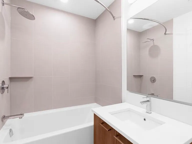 723 Grover Ave — Photo 10