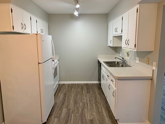 2nd image of 5611 Goodhue Dr #204