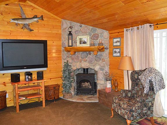 2nd image of 136 Devonshire Dr