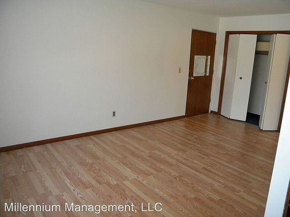 3rd image of 1838 Hayes St NE #6