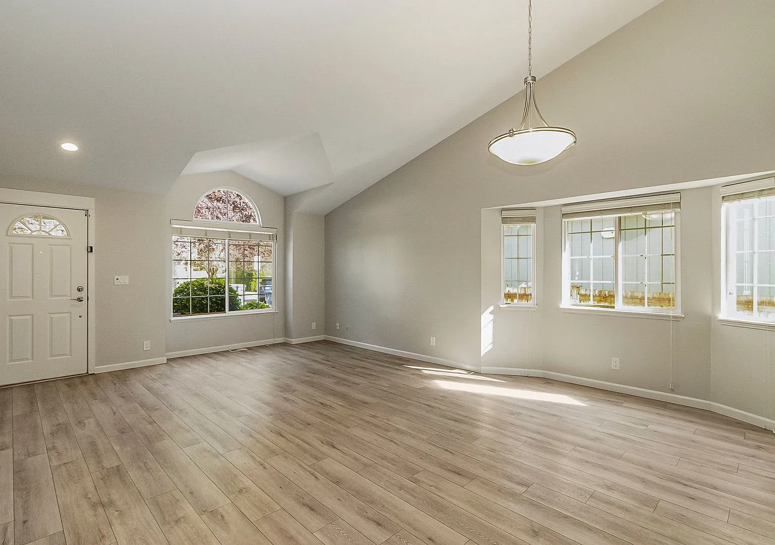 Gorgeous Bothell home for rent! — Photo 2