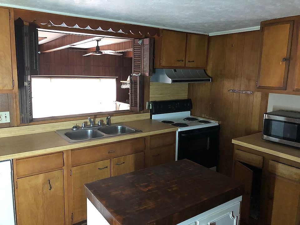 2nd image of 45 Tall Pine St