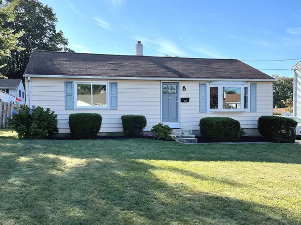 305 Pearl Ave, Horsham, PA 19044