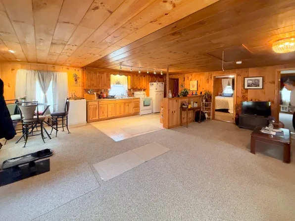 25 Mayhew Turnpike, Hebron, NH 03241