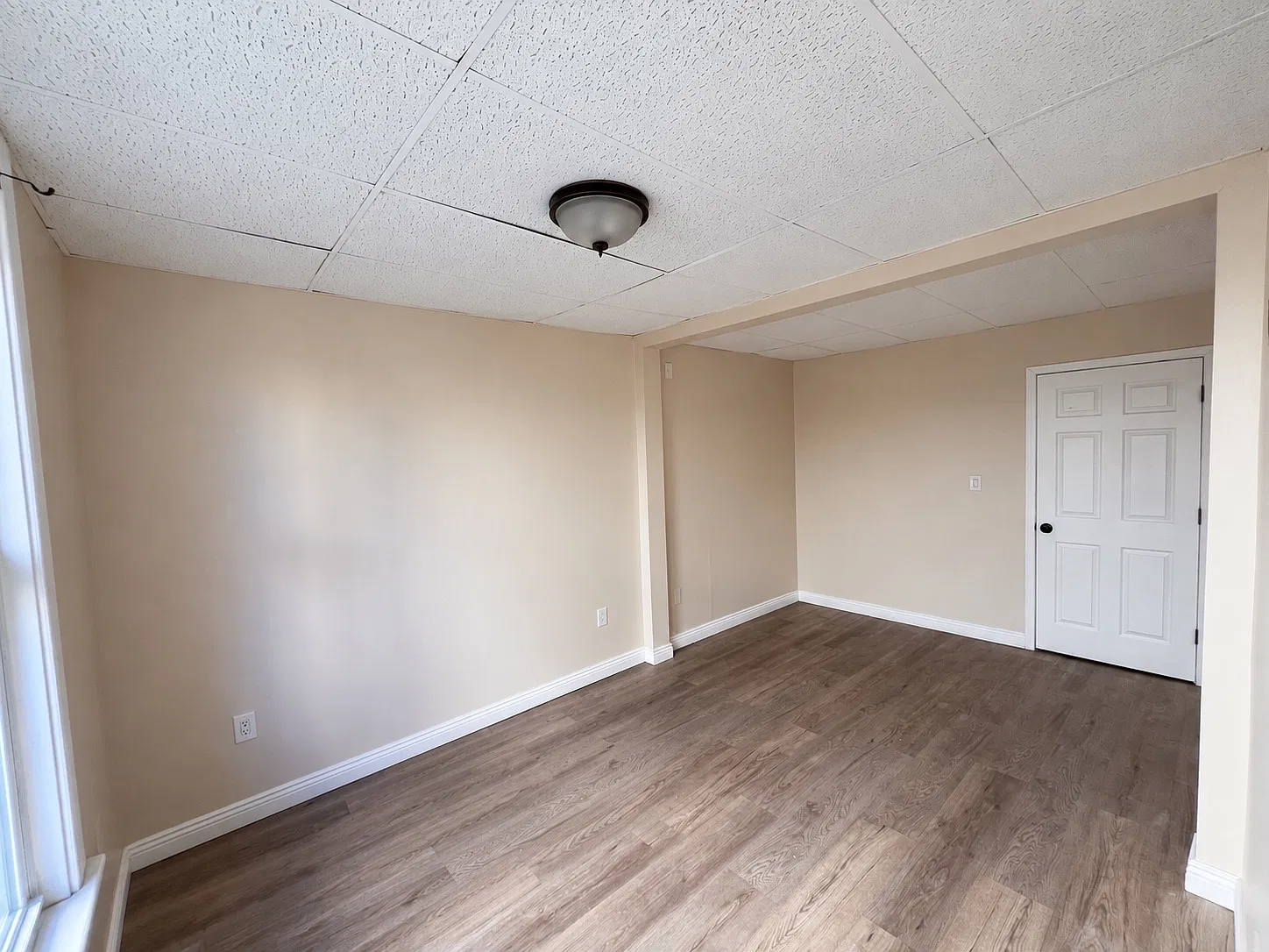 3 bed, $2,000 — Photo 1